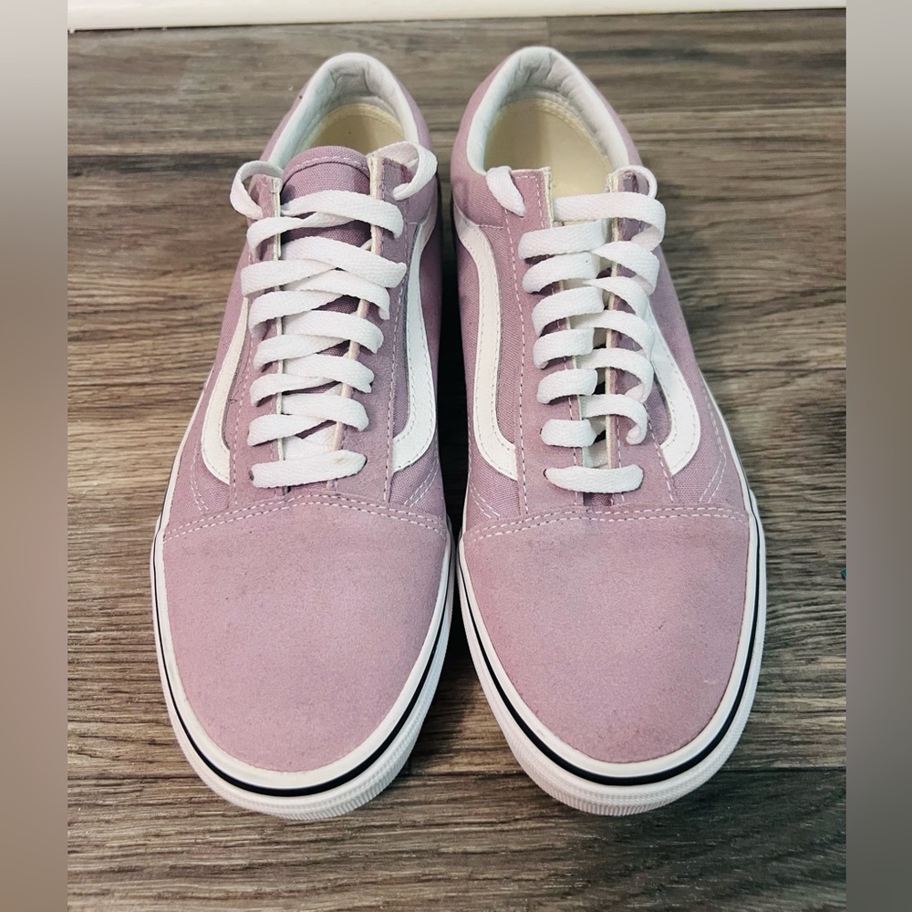 Old Skool Vans.       Size (9W)(7.5M)